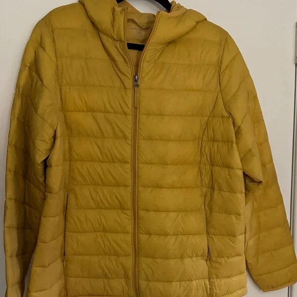 Amazon Essentials Light Yellow Quilted Jacket - Picture 10 of 11